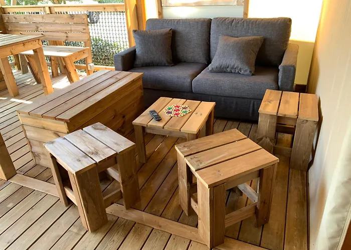 אתר קמפינג Capfun La Breteche 4*